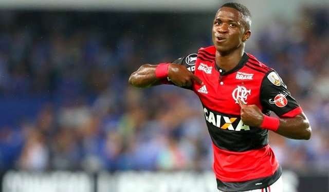 Gols de Vinicius Jr são comparados a Ronaldo na imprensa espanhola