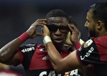 Entenda como o sucesso de Vinícius Jr pode mantê-lo por mais tempo no Fla