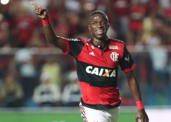 Vinicius Jr sonha com títulos pelo Fla e evita comparações com Neymar