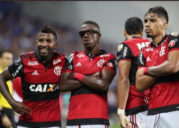 Vinicius Jr faz dois, e Flamengo vence na Libertadores fora de casa após 4 anos