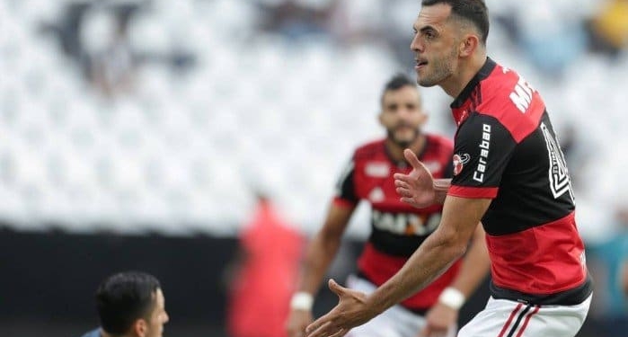 Comissão admite erro em gol do Fla e vê expulsão de Vinícius Jr como justa