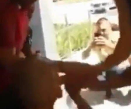 Lutando contra um câncer, pequeno rubro-negro vai ao Ninho e faz oração com goleiros do Fla