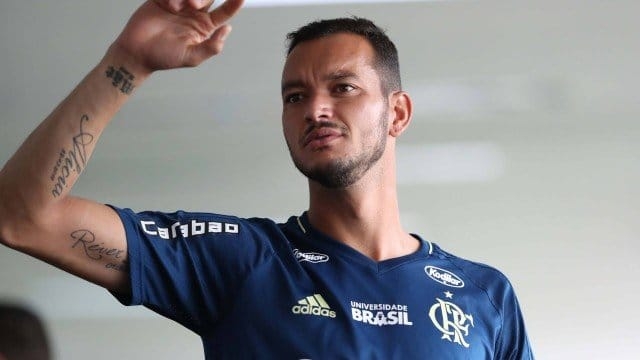 Réver tem edema ósseo e desfalca o Flamengo contra o Emelec, pela Libertadores