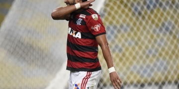 A vigésima ceifada: Dourado se torna o 2º maior artilheiro do Novo Maracanã