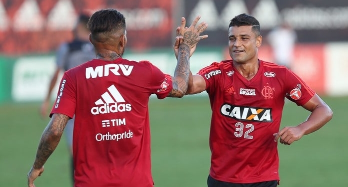 Ederson treina bem e se apresenta como opção no Fla: "Não vejo a hora de voltar"