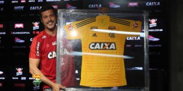 Flamengo apoia projeto para levar jovens carentes a despedida de Julio Cesar