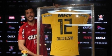Antes de despedida, Julio Cesar minimiza crise no Fla e defende Diego, que tem dados preocupantes