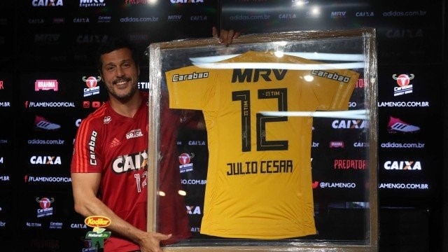 Antes de despedida, Julio Cesar minimiza crise no Fla e defende Diego, que tem dados preocupantes