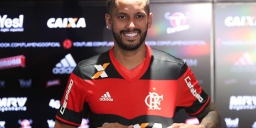 Rômulo integra 'terceiro time' do Flamengo e encaminha saída da Gávea