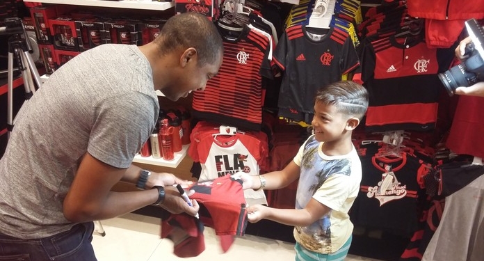 Renato Abreu não crava aposentadoria e sonha com despedida pelo Fla: "Marcante"