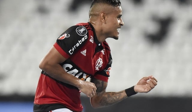 São Paulo encaminha acordo para tirar Everton do Flamengo