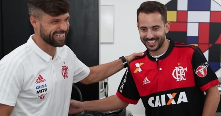 Mauricio Barbieri isenta dupla de meias e pede mais consistência ao Fla
