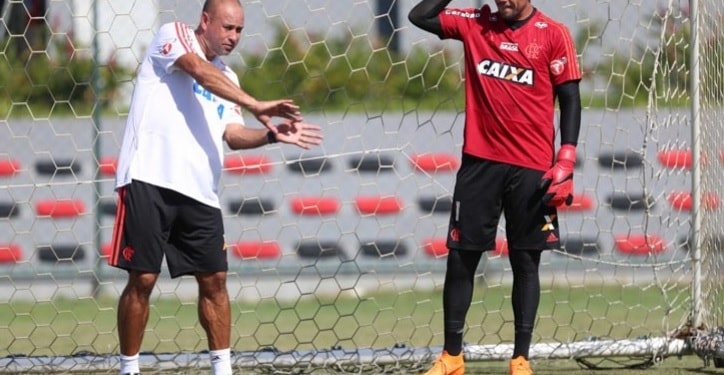 Livre das dores, Diego Alves não será baixa no Fla na estreia do Brasileirão