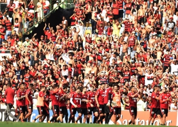 Emoções à flor da pele: Juan e Vinicius Jr falam sobre treino aberto à torcida do Flamengo