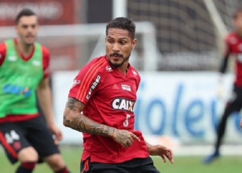 Dourado vê sombra de Guerrero no Fla; peruano reforça o clube em uma semana