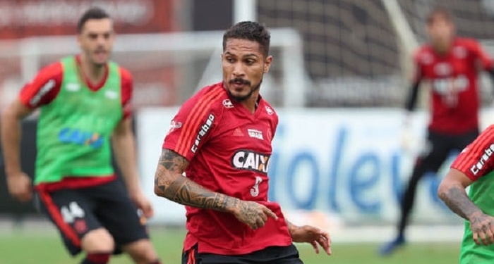 Dourado vê sombra de Guerrero no Fla; peruano reforça o clube em uma semana