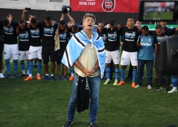Campeão gaúcho, Renato confirma permanência no Grêmio e diz "não" ao Fla