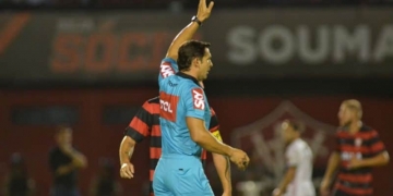 Arbitragem vira tema recorrente no Flamengo em 2018: "Sempre contra nós"