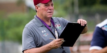 Fla procura Abel Braga, mas técnico mantém compromisso com Fluminense