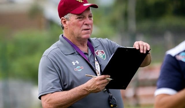 Fla procura Abel Braga, mas técnico mantém compromisso com Fluminense