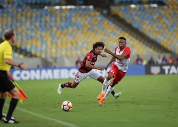 Fla terá duas mudanças no meio-campo no jogo de despedida de Julio Cesar