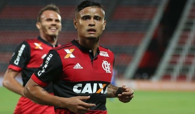 São Paulo deposita multa e aguarda confirmação do Flamengo para anunciar a contratação de Everton