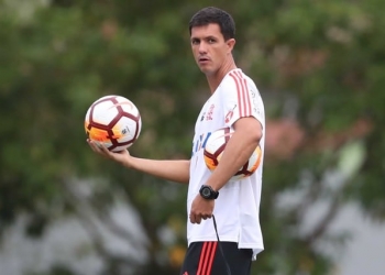 Brilho em acessos e fracasso no Guarani: o que fez Barbieri antes da chance no Fla