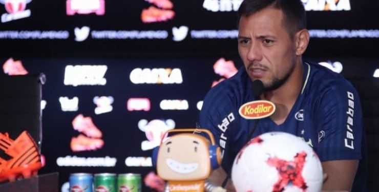 Diego Alves revela ter sido pego de surpresa com possível ida de Everton para o São Paulo