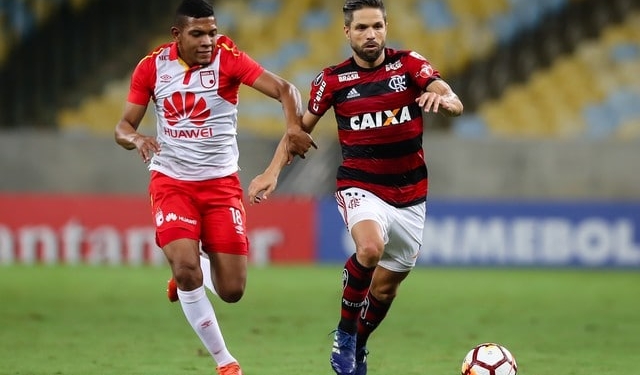 Diego é diagnosticado com lesão na coxa e desfalca o Flamengo neste sábado