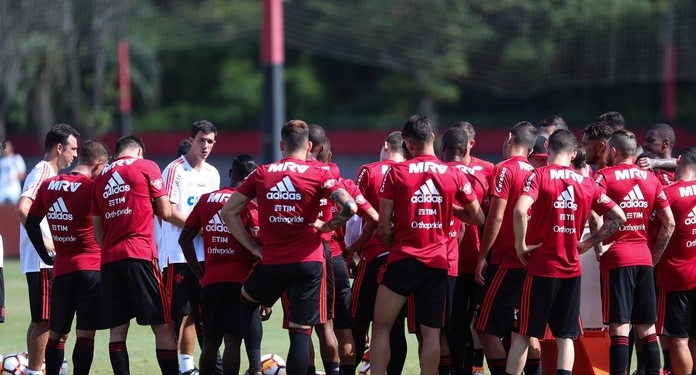 Em meio à desconfiança, elogios ecoam a favor de Barbieri entre jogadores. Entenda
