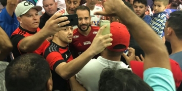 Pressionado após semana de tensão e protestos, Fla encara seu ''jogo pela paz''