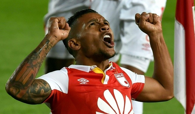 Baixinho com faro, "Moregol" é febre em Bogotá e principal ameaça do Fla