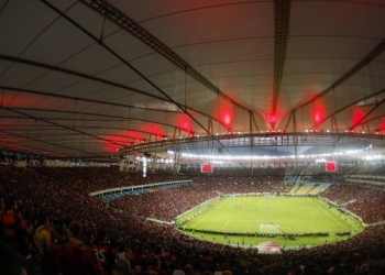Flamengo estuda abrir treino para a torcida no Maracanã, na terça