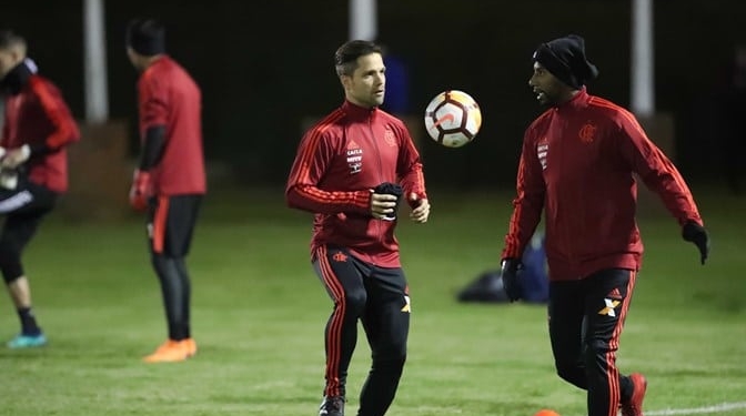 Flamengo dá como certa volta de Diego na Libertadores após tratamento intensivo