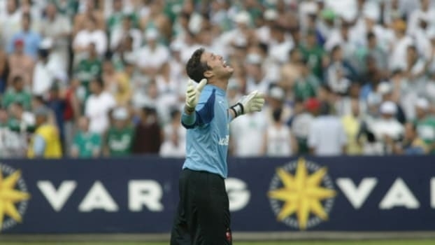 Do primeiro ao último passo: a despedida do goleiro Julio Cesar