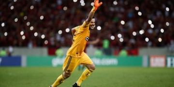 Na despedida de Julio Cesar, Flamengo derrota o América-MG no Maracanã