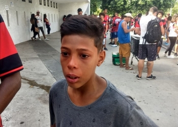 Após viralizar na internet, Marquinhos se emociona na chegada ao Maracanã
