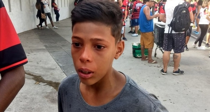 Após viralizar na internet, Marquinhos se emociona na chegada ao Maracanã
