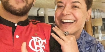 Neymar veste camisa do Flamengo, e David Brazil brinca: "Nova contratação"