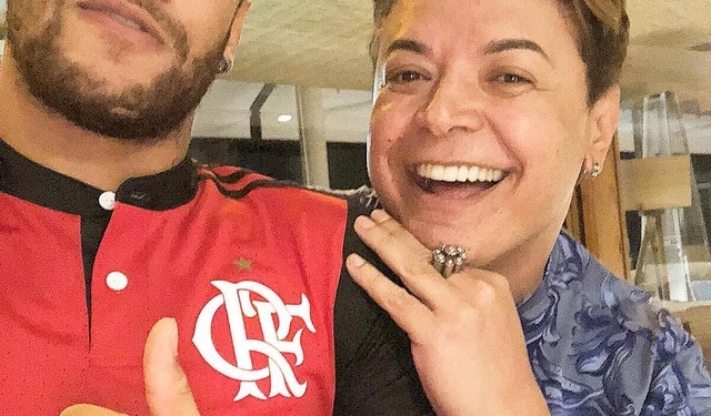 Neymar veste camisa do Flamengo, e David Brazil brinca: "Nova contratação"