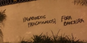 Virou rotina! Após empate, vândalos picham muros do Ninho do Urubu