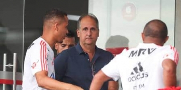 Noval discorda de vice do Flamengo sobre elenco