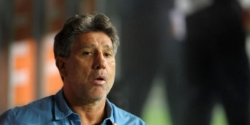 Renato evita falar do Flamengo, mas deixa futuro em aberto