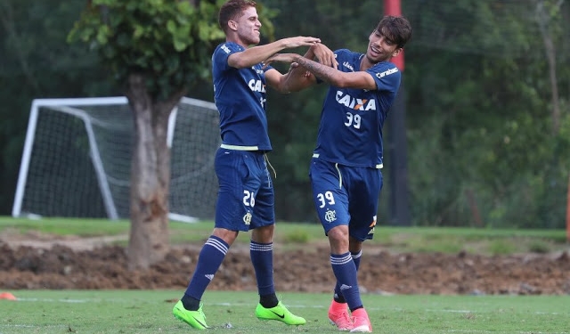 Cuéllar diz que Paquetá vai durar pouco tempo no Fla: ‘Muita qualidade’