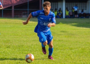 Flamengo estuda contratação de revelação do Goytacaz; jogador faz testes do Ninho