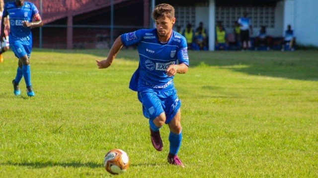 Flamengo estuda contratação de revelação do Goytacaz; jogador faz testes do Ninho