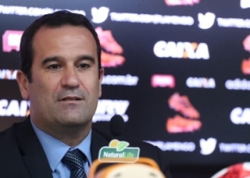 Dirigente vê pressão exagerada sobre Diego e analisará ação de Diego Alves