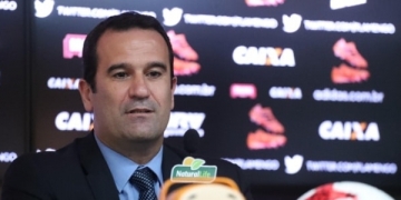 Dirigente vê pressão exagerada sobre Diego e analisará ação de Diego Alves