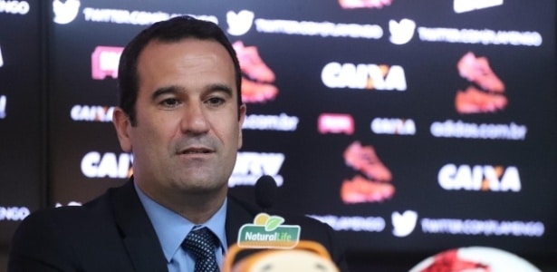 Dirigente vê pressão exagerada sobre Diego e analisará ação de Diego Alves