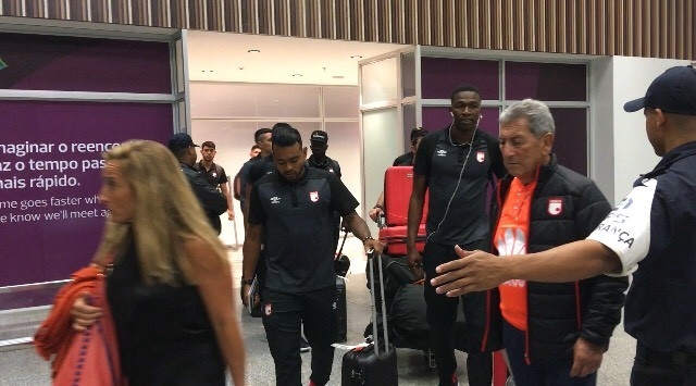 Elogiando a força do rival, Santa Fe chega ao Rio para pegar o Flamengo
